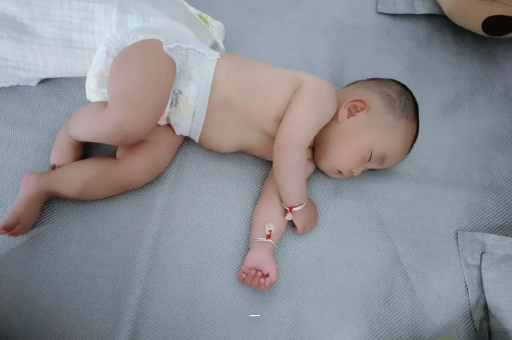 邵阳几个月宝宝可以竖抱