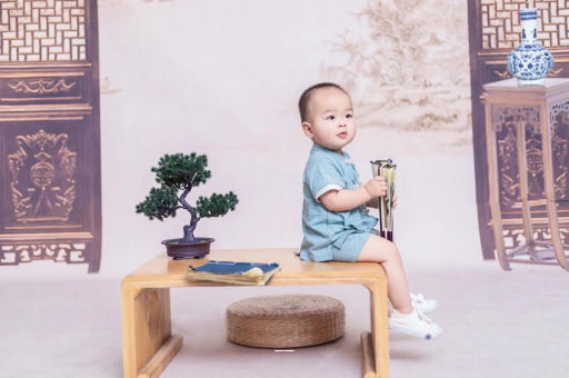 邵阳宝宝眼睛肿是什么原因